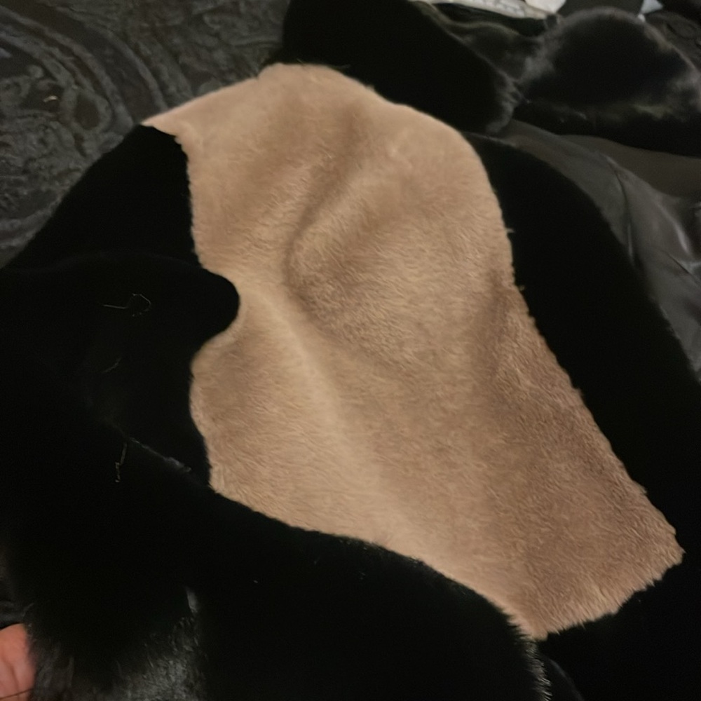 Colorblock Faux Fur Jacket - Picture 8 of 10